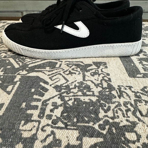 Tretorn Black Canvas Sneaker Size 9 - Picture 3 of 4